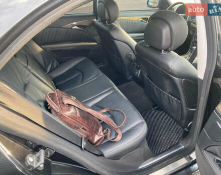 Чорний Мерседес Е-Клас, об'ємом двигуна 2.15 л та пробігом 370 тис. км за 10800 $, фото 3 на Automoto.ua