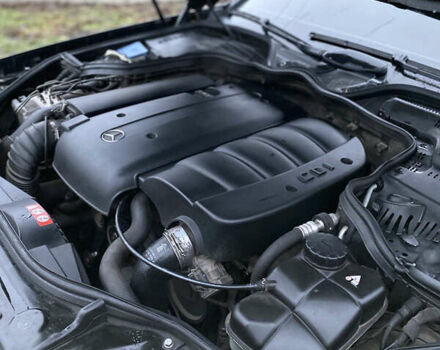 Черный Мерседес Е-Класс, объемом двигателя 2.1 л и пробегом 314 тыс. км за 8500 $, фото 15 на Automoto.ua