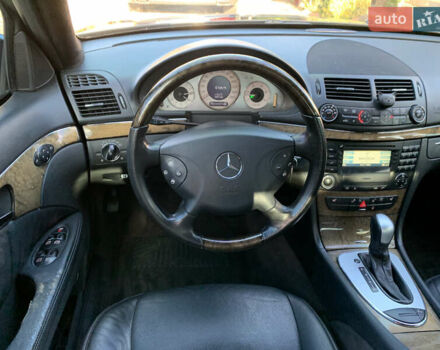 Мерседес Е-Класс 2006 в Ивано-Франковске на Automoto.ua Черный Мерседес Е-Класс, объемом двигателя 3 л и пробегом 326 тыс. км за 8200 $, фото 82 на Automoto.ua