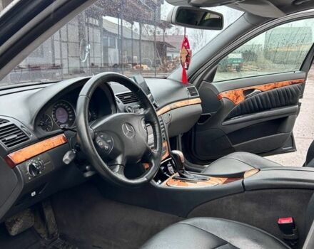 Чорний Мерседес Е-Клас, об'ємом двигуна 3 л та пробігом 435 тис. км за 3850 $, фото 5 на Automoto.ua