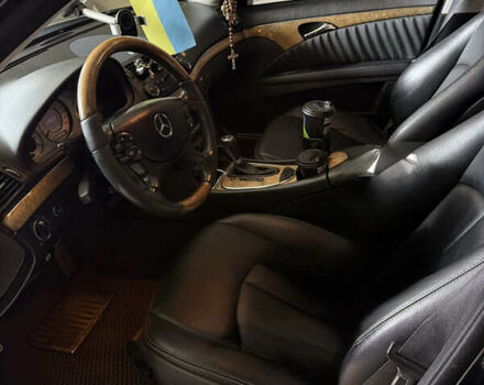 Чорний Мерседес Е-Клас, об'ємом двигуна 2.15 л та пробігом 370 тис. км за 10800 $, фото 6 на Automoto.ua