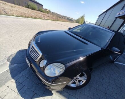 Чорний Мерседес Е-Клас, об'ємом двигуна 2.1 л та пробігом 332 тис. км за 8100 $, фото 5 на Automoto.ua