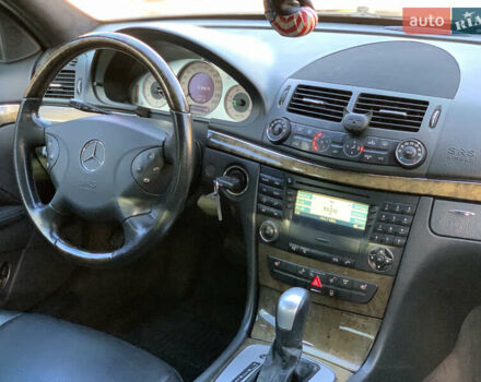 Мерседес Е-Класс 2006 в Ивано-Франковске на Automoto.ua Черный Мерседес Е-Класс, объемом двигателя 3 л и пробегом 326 тыс. км за 8200 $, фото 92 на Automoto.ua