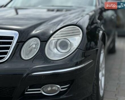 Черный Мерседес Е-Класс, объемом двигателя 3 л и пробегом 333 тыс. км за 10700 $, фото 5 на Automoto.ua