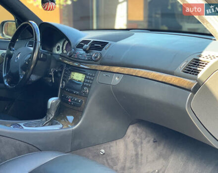 Мерседес Е-Класс 2006 в Ивано-Франковске на Automoto.ua Черный Мерседес Е-Класс, объемом двигателя 3 л и пробегом 326 тыс. км за 8200 $, фото 99 на Automoto.ua