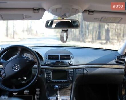 Черный Мерседес Е-Класс, объемом двигателя 2.9 л и пробегом 295 тыс. км за 9800 $, фото 3 на Automoto.ua