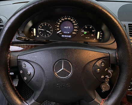 Черный Мерседес Е-Класс, объемом двигателя 2.1 л и пробегом 314 тыс. км за 8500 $, фото 7 на Automoto.ua