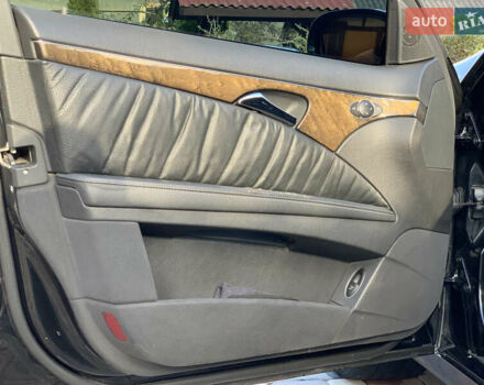 Мерседес Е-Класс 2006 в Ивано-Франковске на Automoto.ua Черный Мерседес Е-Класс, объемом двигателя 3 л и пробегом 326 тыс. км за 8200 $, фото 65 на Automoto.ua