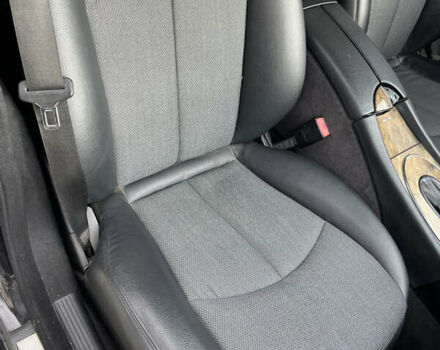 Черный Мерседес Е-Класс, объемом двигателя 3 л и пробегом 400 тыс. км за 8000 $, фото 14 на Automoto.ua