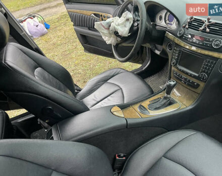 Чорний Мерседес Е-Клас, об'ємом двигуна 2.99 л та пробігом 374 тис. км за 4700 $, фото 21 на Automoto.ua