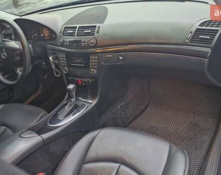 Черный Мерседес Е-Класс, объемом двигателя 1.8 л и пробегом 277 тыс. км за 7500 $, фото 12 на Automoto.ua