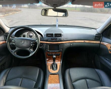 Чорний Мерседес Е-Клас, об'ємом двигуна 3.5 л та пробігом 216 тис. км за 8500 $, фото 20 на Automoto.ua