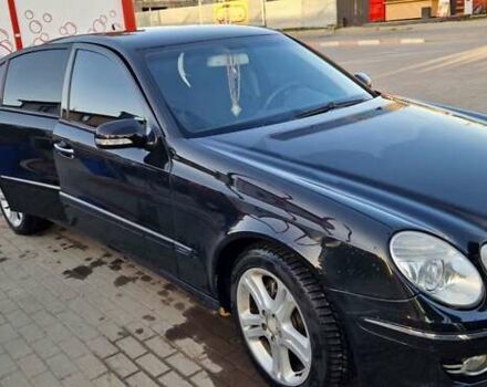 Черный Мерседес Е-Класс, объемом двигателя 2 л и пробегом 270 тыс. км за 8100 $, фото 5 на Automoto.ua