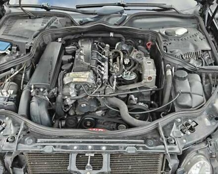 Черный Мерседес Е-Класс, объемом двигателя 2.2 л и пробегом 325 тыс. км за 9900 $, фото 38 на Automoto.ua