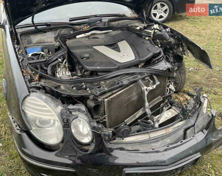 Чорний Мерседес Е-Клас, об'ємом двигуна 2.99 л та пробігом 374 тис. км за 4700 $, фото 10 на Automoto.ua