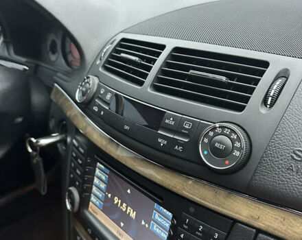 Черный Мерседес Е-Класс, объемом двигателя 2.15 л и пробегом 260 тыс. км за 11777 $, фото 30 на Automoto.ua