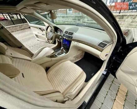 Черный Мерседес Е-Класс, объемом двигателя 2.1 л и пробегом 221 тыс. км за 7800 $, фото 21 на Automoto.ua