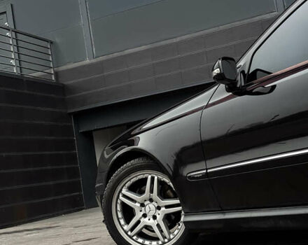 Черный Мерседес Е-Класс, объемом двигателя 3 л и пробегом 384 тыс. км за 9500 $, фото 7 на Automoto.ua