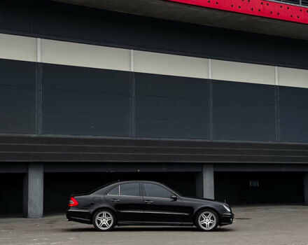 Черный Мерседес Е-Класс, объемом двигателя 3 л и пробегом 384 тыс. км за 9500 $, фото 3 на Automoto.ua