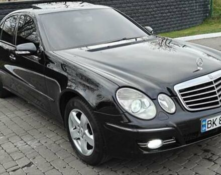 Черный Мерседес Е-Класс, объемом двигателя 2.2 л и пробегом 325 тыс. км за 9900 $, фото 66 на Automoto.ua