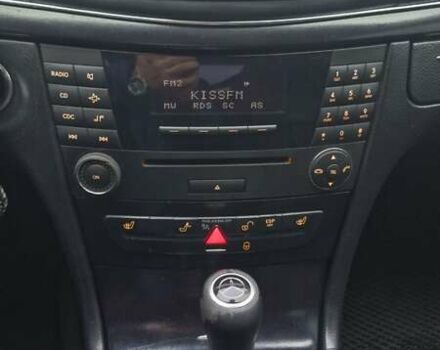 Черный Мерседес Е-Класс, объемом двигателя 1.8 л и пробегом 277 тыс. км за 7500 $, фото 17 на Automoto.ua