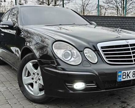 Черный Мерседес Е-Класс, объемом двигателя 2.2 л и пробегом 325 тыс. км за 9900 $, фото 3 на Automoto.ua