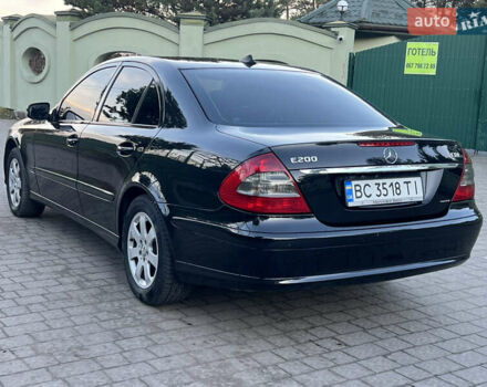 Черный Мерседес Е-Класс, объемом двигателя 2.2 л и пробегом 317 тыс. км за 6700 $, фото 6 на Automoto.ua