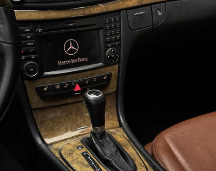 Черный Мерседес Е-Класс, объемом двигателя 3 л и пробегом 384 тыс. км за 9500 $, фото 17 на Automoto.ua