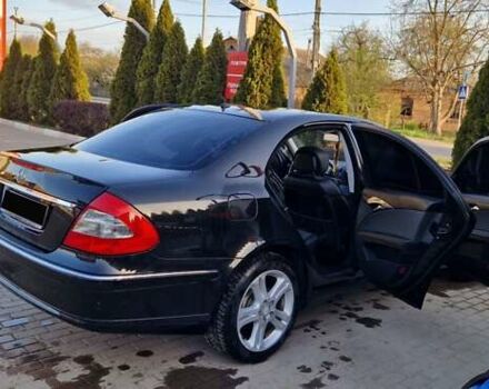 Черный Мерседес Е-Класс, объемом двигателя 2 л и пробегом 270 тыс. км за 8100 $, фото 1 на Automoto.ua