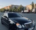 Черный Мерседес Е-Класс, объемом двигателя 2.1 л и пробегом 340 тыс. км за 7999 $, фото 1 на Automoto.ua