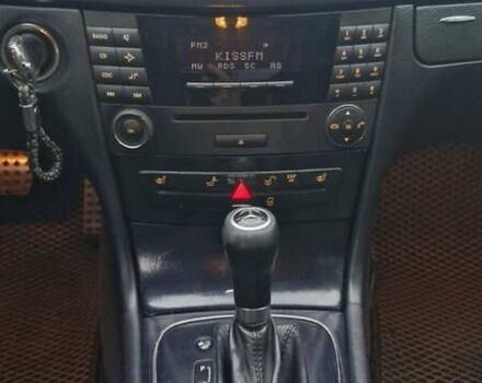 Черный Мерседес Е-Класс, объемом двигателя 1.8 л и пробегом 277 тыс. км за 7500 $, фото 16 на Automoto.ua