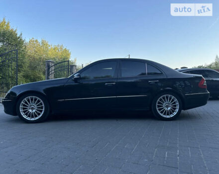 Черный Мерседес Е-Класс, объемом двигателя 2.99 л и пробегом 340 тыс. км за 11000 $, фото 2 на Automoto.ua