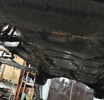 Черный Мерседес Е-Класс, объемом двигателя 2.2 л и пробегом 325 тыс. км за 9900 $, фото 19 на Automoto.ua