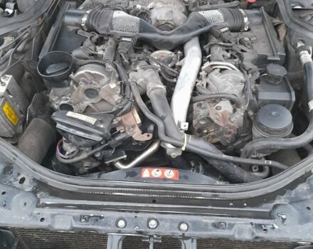 Чорний Мерседес Е-Клас, об'ємом двигуна 3 л та пробігом 400 тис. км за 3906 $, фото 4 на Automoto.ua