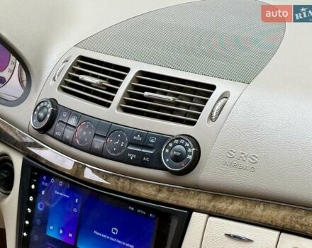 Черный Мерседес Е-Класс, объемом двигателя 2.1 л и пробегом 221 тыс. км за 7800 $, фото 15 на Automoto.ua