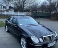 Черный Мерседес Е-Класс, объемом двигателя 3 л и пробегом 320 тыс. км за 9000 $, фото 1 на Automoto.ua