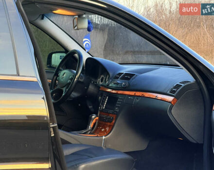 Чорний Мерседес Е-Клас, об'ємом двигуна 3.5 л та пробігом 216 тис. км за 8500 $, фото 29 на Automoto.ua