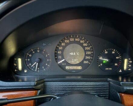 Черный Мерседес Е-Класс, объемом двигателя 2 л и пробегом 245 тыс. км за 7500 $, фото 14 на Automoto.ua