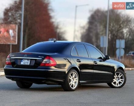 Черный Мерседес Е-Класс, объемом двигателя 3.5 л и пробегом 236 тыс. км за 10000 $, фото 4 на Automoto.ua