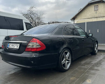 Черный Мерседес Е-Класс, объемом двигателя 2.2 л и пробегом 330 тыс. км за 7000 $, фото 5 на Automoto.ua