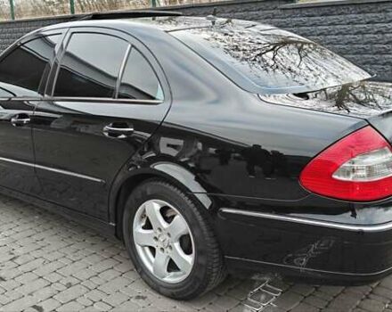 Черный Мерседес Е-Класс, объемом двигателя 2.2 л и пробегом 325 тыс. км за 9900 $, фото 7 на Automoto.ua