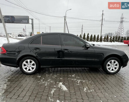 Чорний Мерседес Е-Клас, об'ємом двигуна 2.2 л та пробігом 317 тис. км за 6700 $, фото 3 на Automoto.ua