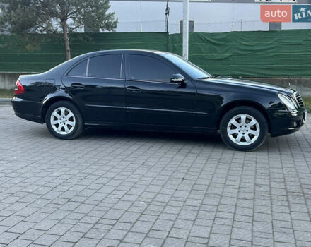 Черный Мерседес Е-Класс, объемом двигателя 2.2 л и пробегом 317 тыс. км за 6700 $, фото 3 на Automoto.ua