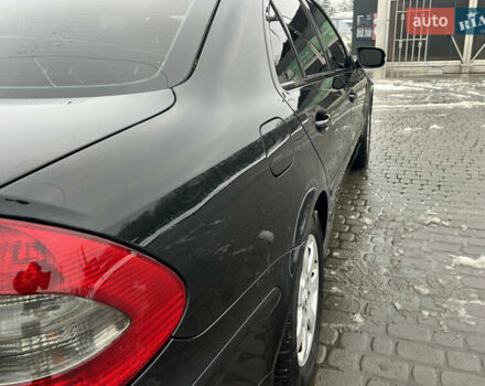 Чорний Мерседес Е-Клас, об'ємом двигуна 2.2 л та пробігом 317 тис. км за 6700 $, фото 5 на Automoto.ua