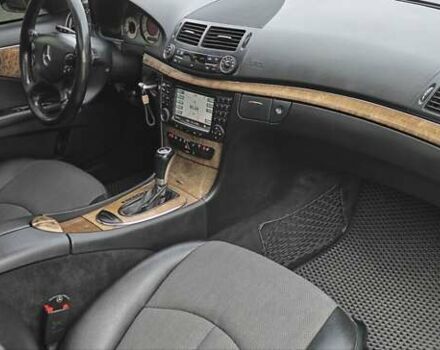Черный Мерседес Е-Класс, объемом двигателя 2.2 л и пробегом 325 тыс. км за 9900 $, фото 17 на Automoto.ua