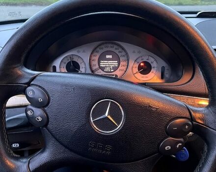 Черный Мерседес Е-Класс, объемом двигателя 3 л и пробегом 320 тыс. км за 9000 $, фото 3 на Automoto.ua