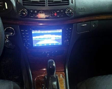 Черный Мерседес Е-Класс, объемом двигателя 1.8 л и пробегом 270 тыс. км за 8400 $, фото 7 на Automoto.ua