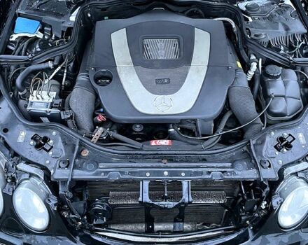 Черный Мерседес Е-Класс, объемом двигателя 3 л и пробегом 320 тыс. км за 9000 $, фото 5 на Automoto.ua