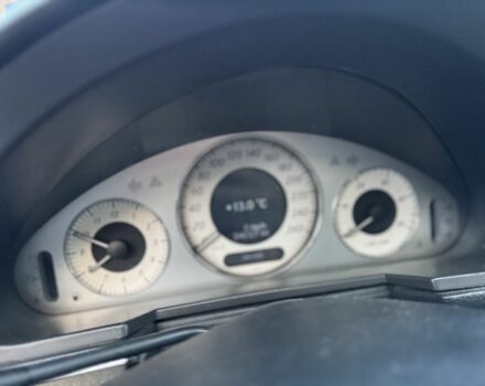 Черный Мерседес Е-Класс, объемом двигателя 2.1 л и пробегом 380 тыс. км за 6700 $, фото 17 на Automoto.ua