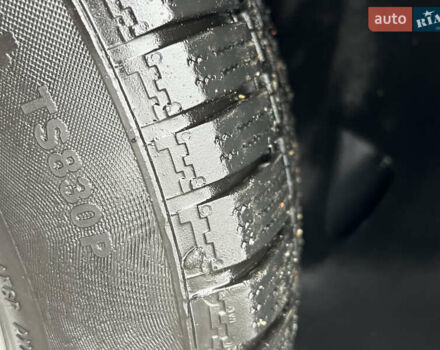 Чорний Мерседес Е-Клас, об'ємом двигуна 2.2 л та пробігом 317 тис. км за 6700 $, фото 13 на Automoto.ua